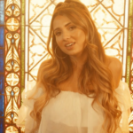 makna-lagu-love-makes-you-blind-rebecca-black