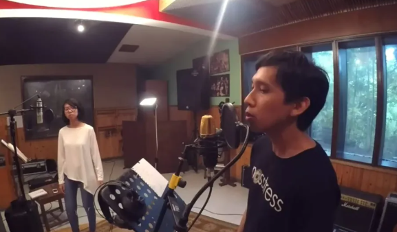 Review Makna Lagu Sampai Jadi Debu: Cinta yang Abadi