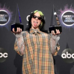 Penyanyi Billie Eilish Raih Penghargaan Musisi Termuda
