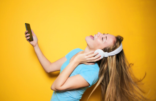 Peran TikTok Melambungkan Lagu Viral Global